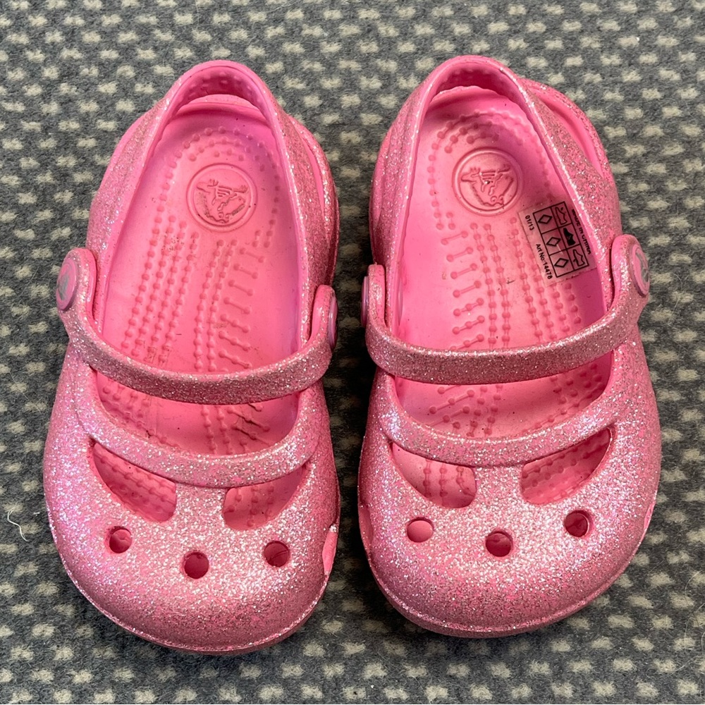 CROCS